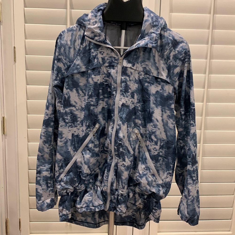 Lulu Lemon windbreaker